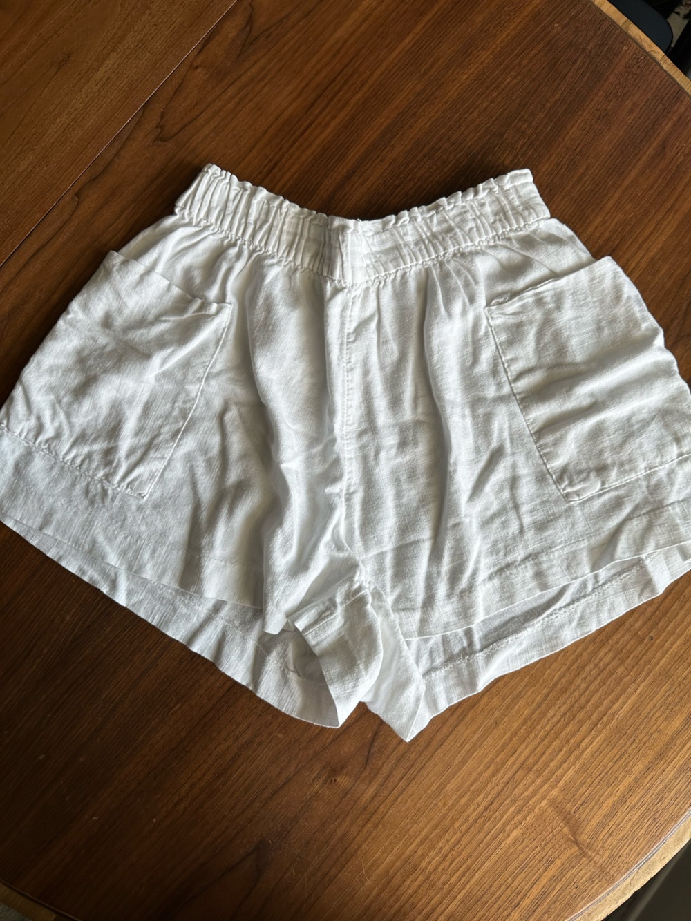 H&M Women’s White Linen-Blend Elastic Waist Shorts